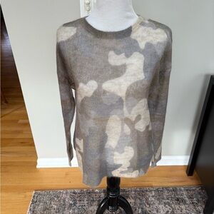 DKNY Gray and Cream Camouflage Sweater
